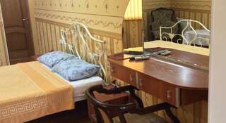 Гостиница Гостевой Дом Карина Сочи Номер с 1 двуспальной кроватью или 2 односпальными кроватями и ванной комнатой-5